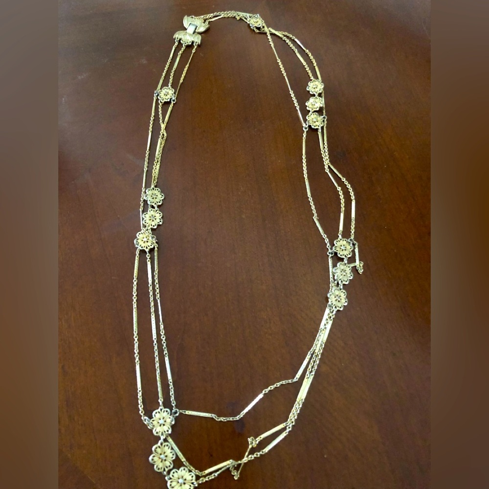 SPECIAL! Any 2 for 20, 3 for 25! Gold layered pendant, flowers, Van Cleef look